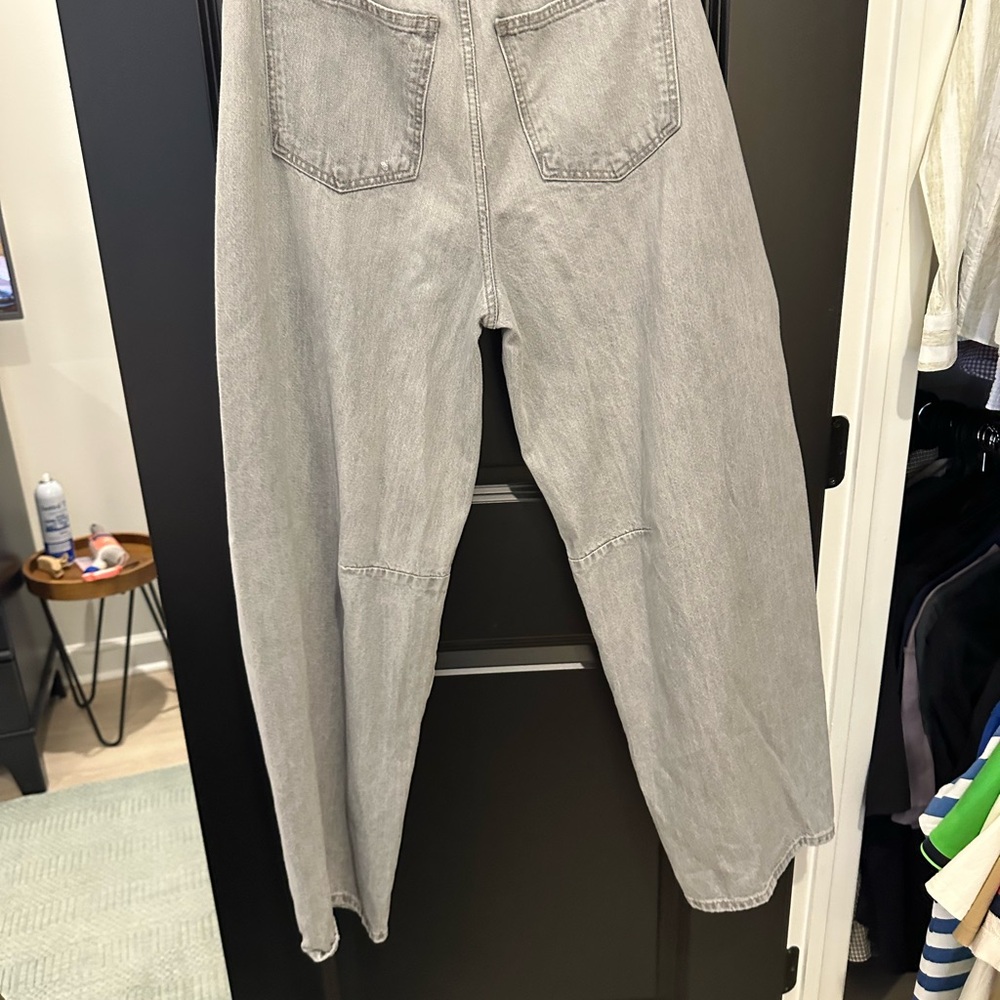 Universal Thread Light Gray High Rise Jeans - Picture 3 of 3